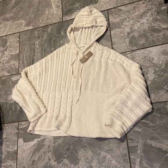 NWt Bke sweater - Picture 1 of 1